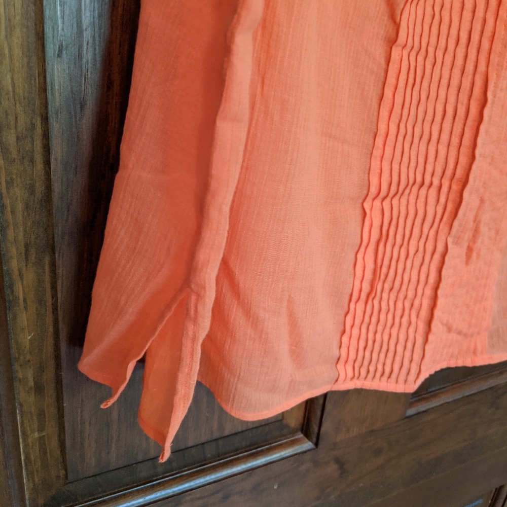 Loft sheer pleated shell - Picture 2 of 6